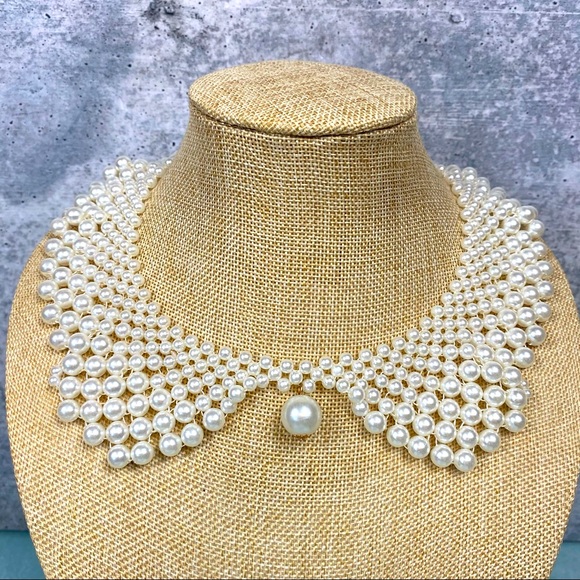 Jewelry - Faux pearls collar necklace choker RBG inspired